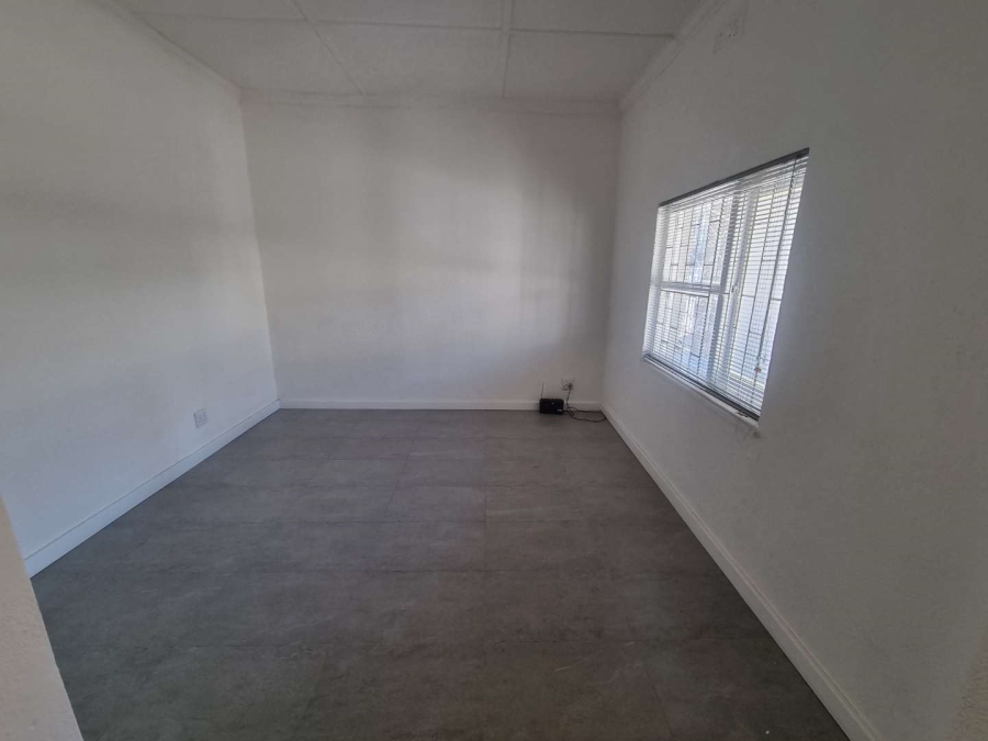 To Let 3 Bedroom Property for Rent in Wynberg Western Cape